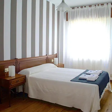 Residencia J. Guest house Muros